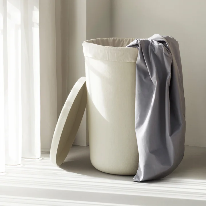 Normann Copenhagen - Hide Panier à linge, cream avec sac en coton