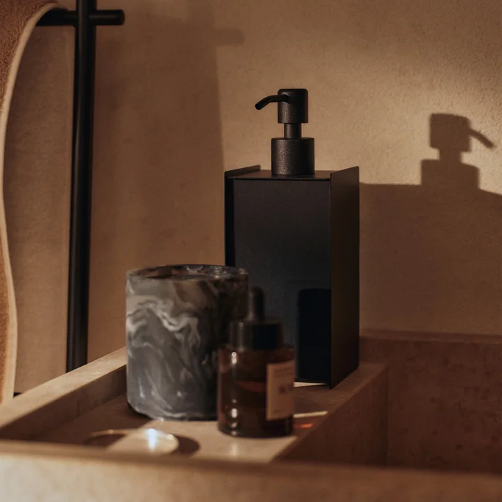 Ferm Living - Sama Distributeur de savon, noir