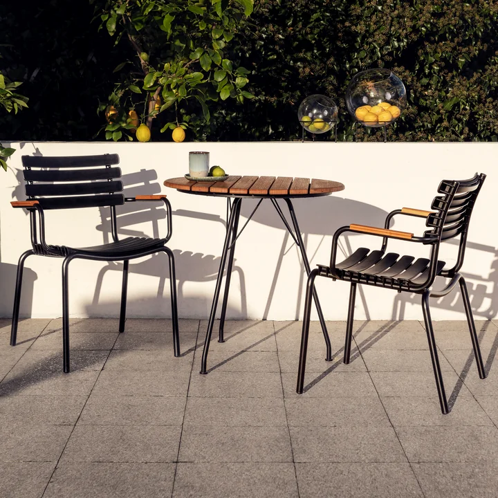 HOUE - ReCLIPS Outdoor Dining chaise à accoudoirs, noir / bambou