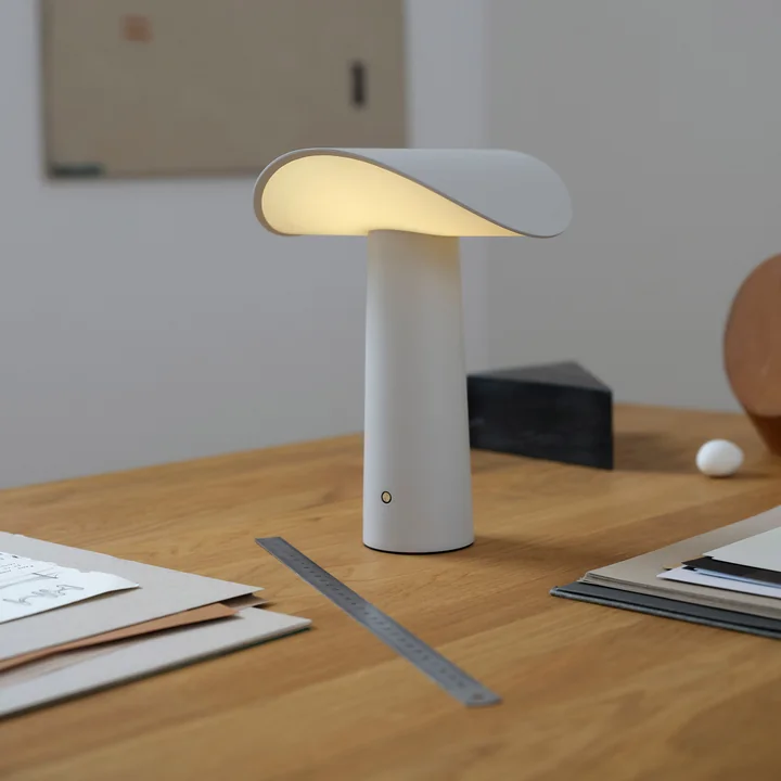 Gejst - LIUM lampe de table portable Warm Grey