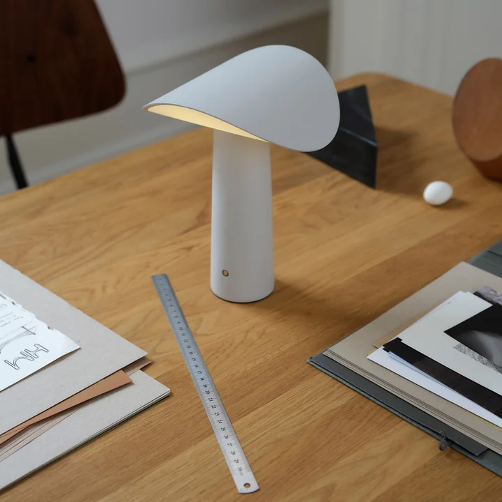 Gejst - LIUM lampe de table portable Warm Grey