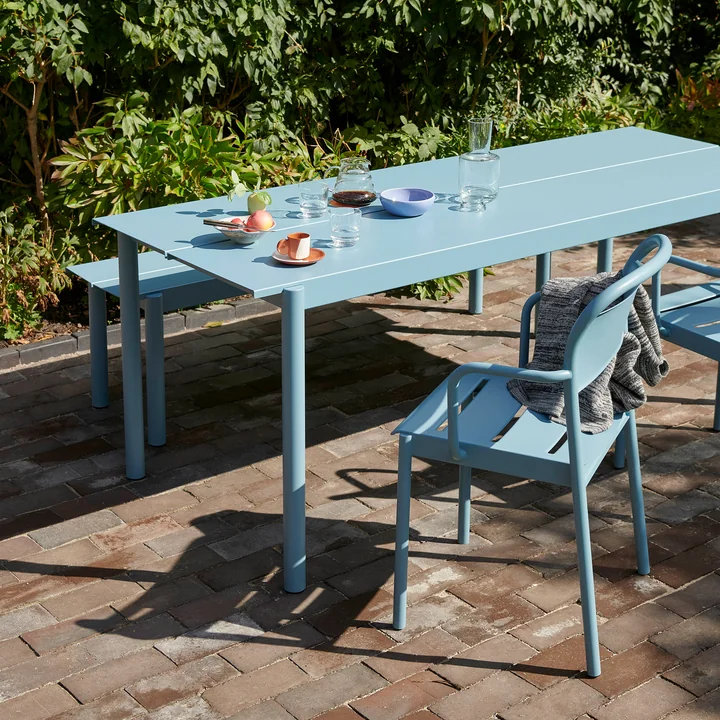 Muuto - Linear Table en acier Outdoor, 200 cm, pale blue