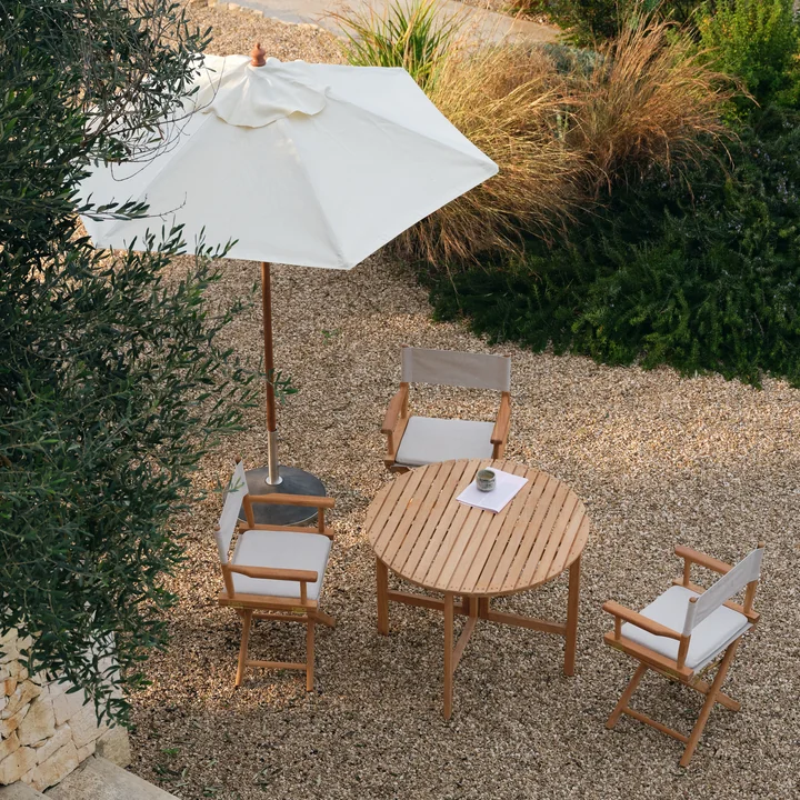 Fritz Hansen - Skagerak Messina Parasol, Director's Chair et Selandia Table