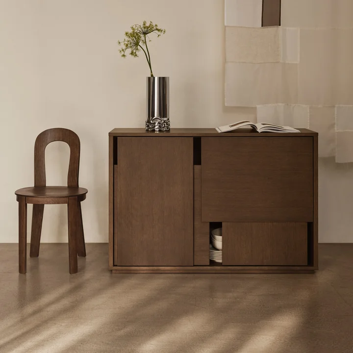 Design House Stockholm - Layer Sideboard avec pieds, chêne foncé