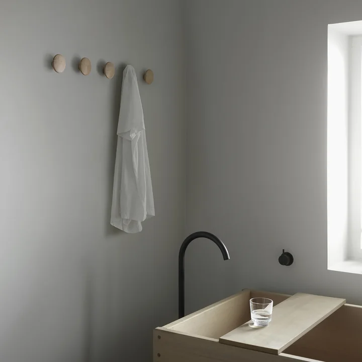 Muuto - Crochet mural "The Dots" single X-Small, chêne huilé