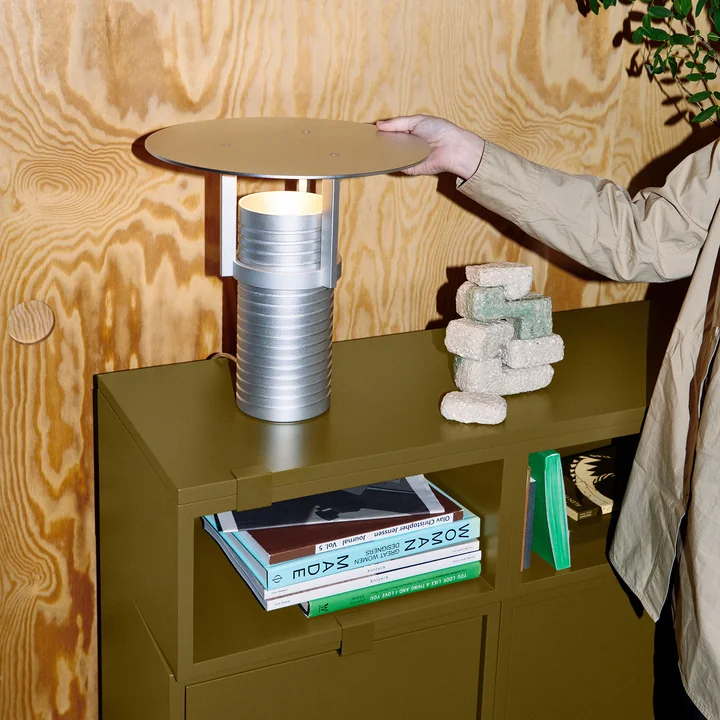 Muuto - Stacked Module d'étagère avec porte, marron-vert