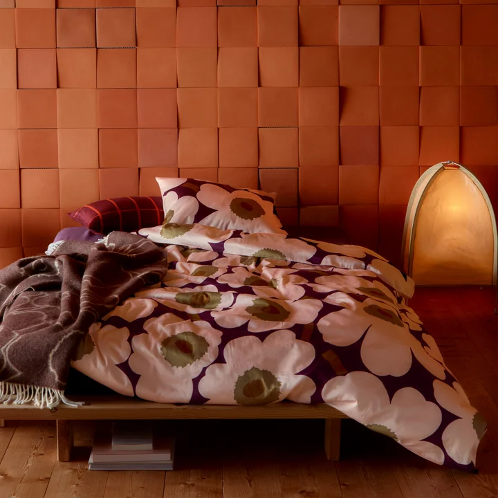 Marimekko - Unikko Taie d'oreiller et housse de couette en satin, plum / rose / elmwood / caramel