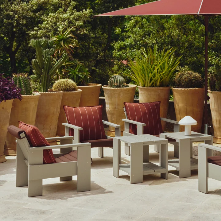 HAY - Crate Lounge Chair, Crate table d'appoint, london fog