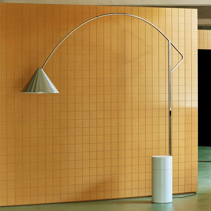 HAY - Lampadaire « Compass », en aluminium brossé