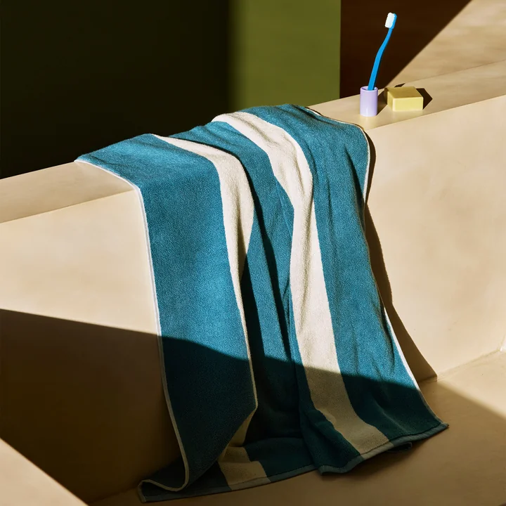 HAY - Serviette de bain « Stripe », 100 x 150 cm, bleu pétrole