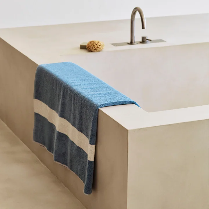 HAY - Serviette de bain « Stripe », 100 x 150 cm, bleu poudré