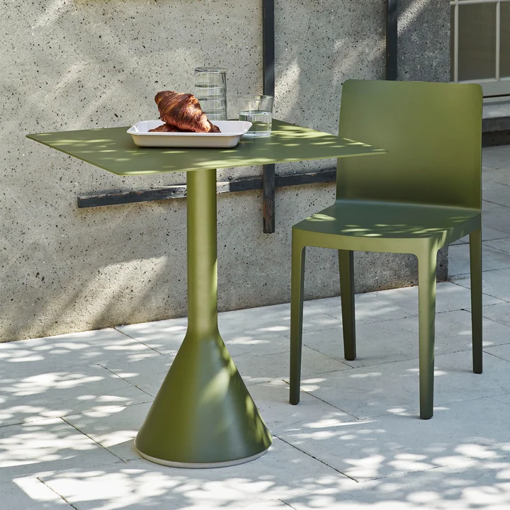 HAY - Palissade Cone Table de bistrot 65 x 65 cm, H 74 cm, couleur olive