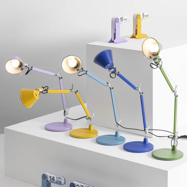 Artemide - Calendrier Timor et lampe de table Tolomeo Micro, édition Color Matt
