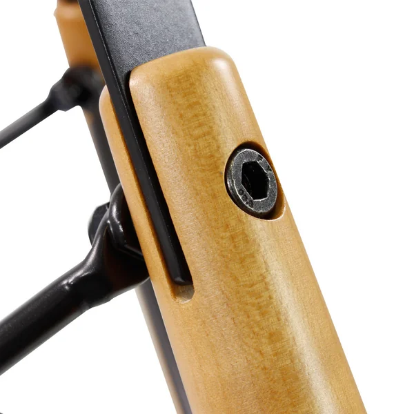 La veinure du bois de la réédition de la chaise Eames Plastic Side Chair DSW détaillée.