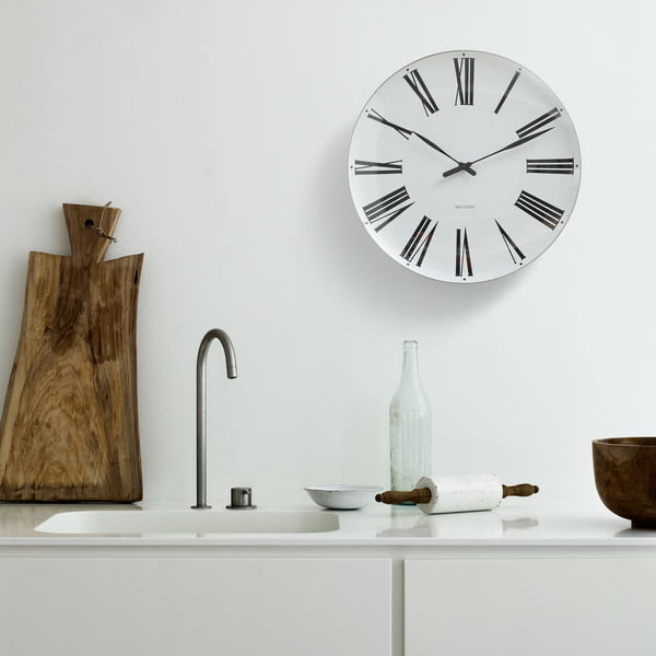 Horloge murale classique d'Arne Jacobsen