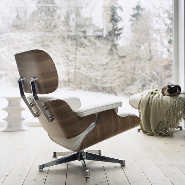 L'hiver : le Vitra Lounge Chair en blanc