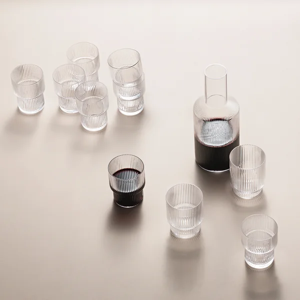 Verres et carafe Ripple de Ferm Living
