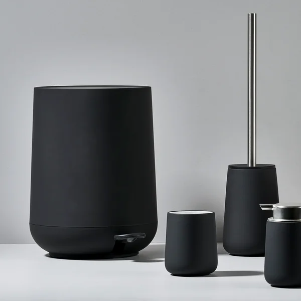 Nova Série en noir de Zone Denmark