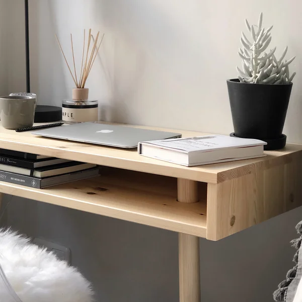Console Capo dans la nature par Karup Design comme bureau