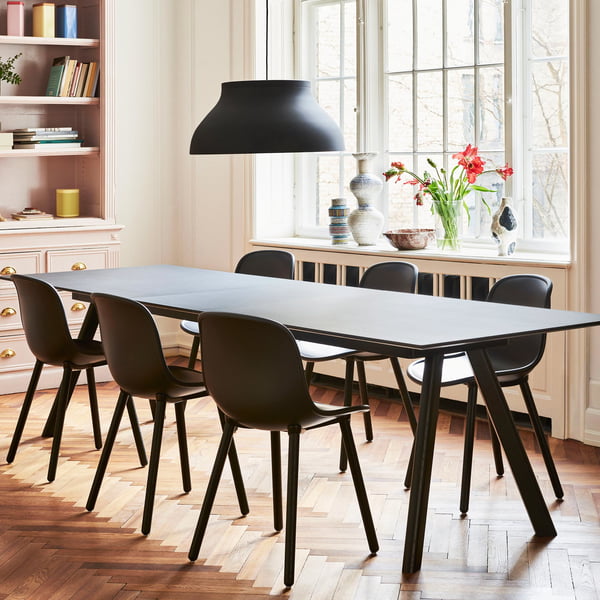 Copenhague CPH30 Table à manger (extensible) de Hay avec des chaises dans la salle à manger