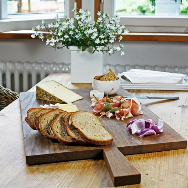 Planche à découper avec poignée de Raumgestalt