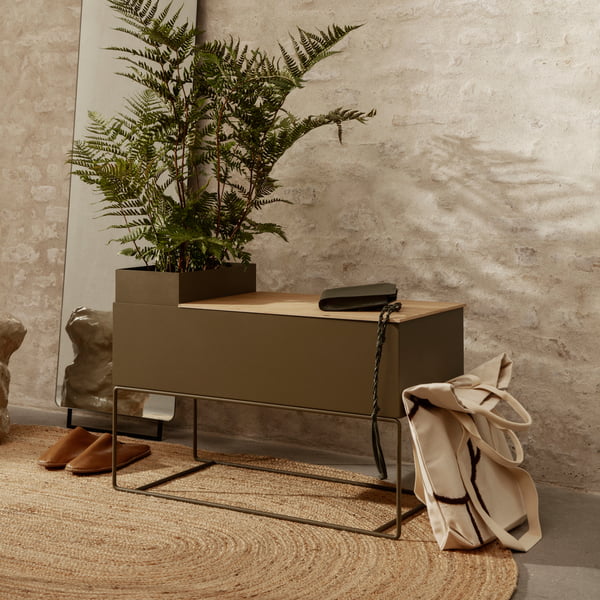 La grande Plant Box de Ferm Living with an indoor palm tree and everyday objects in the hallway