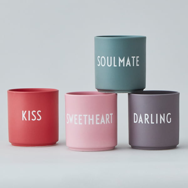 Les tasses en porcelaine AJ Favourite de Design Letters sont en porcelaine de qualité supérieure